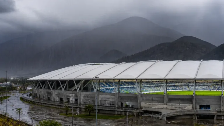 ANFP adelanta el Clásico Universitario por las lluvias previstas en Santiago